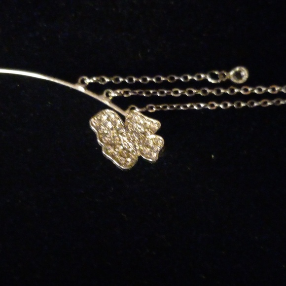 Butterfly ear cuff. - Picture 2 of 3